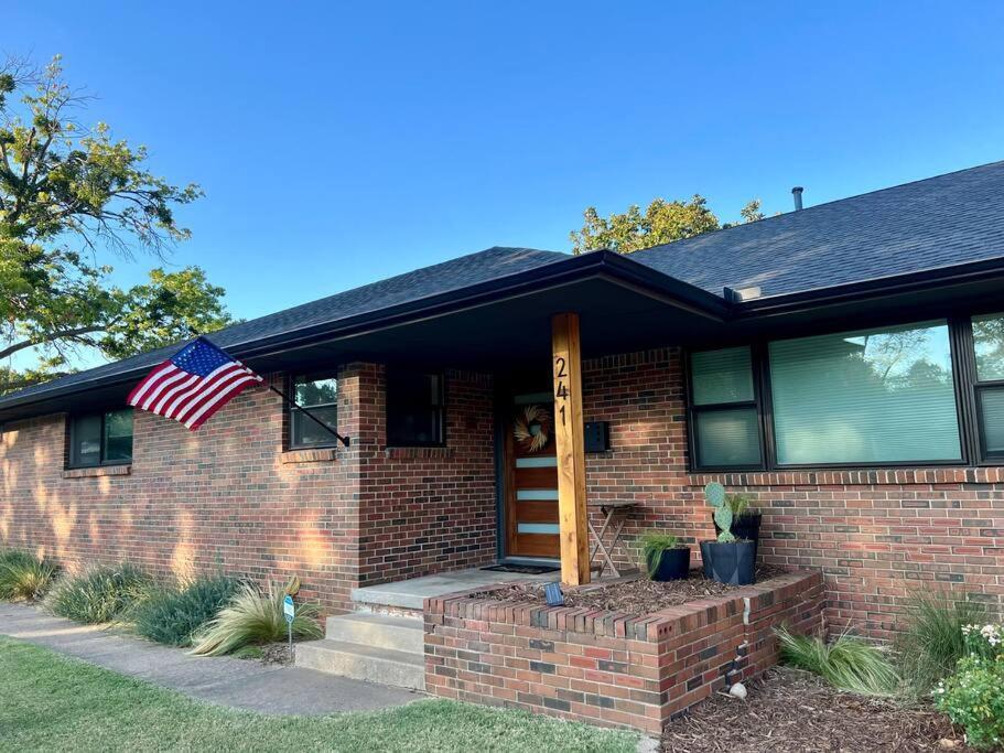 Mid-West Mod - 5Br - Central Norman - Near Ou! ภายนอก รูปภาพ
